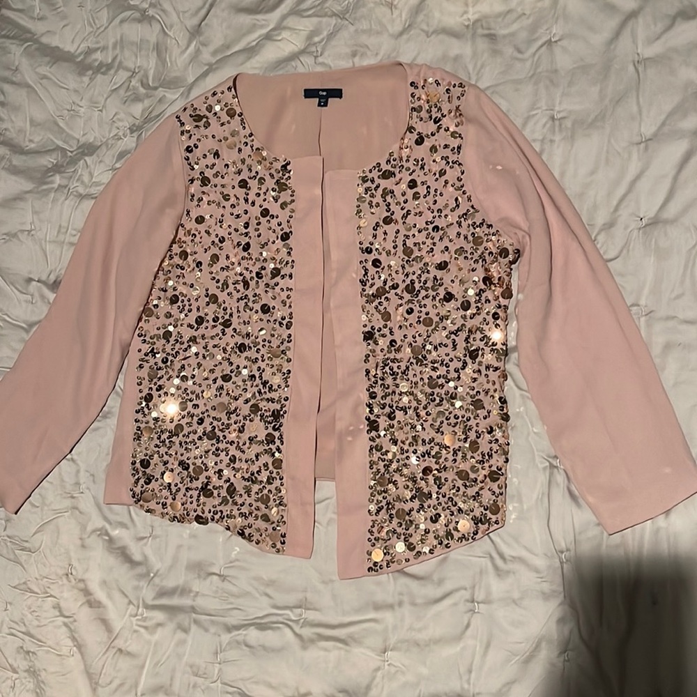 Women’s Gap blush and rose gold sequins lightweight jacket. US Women’s medium